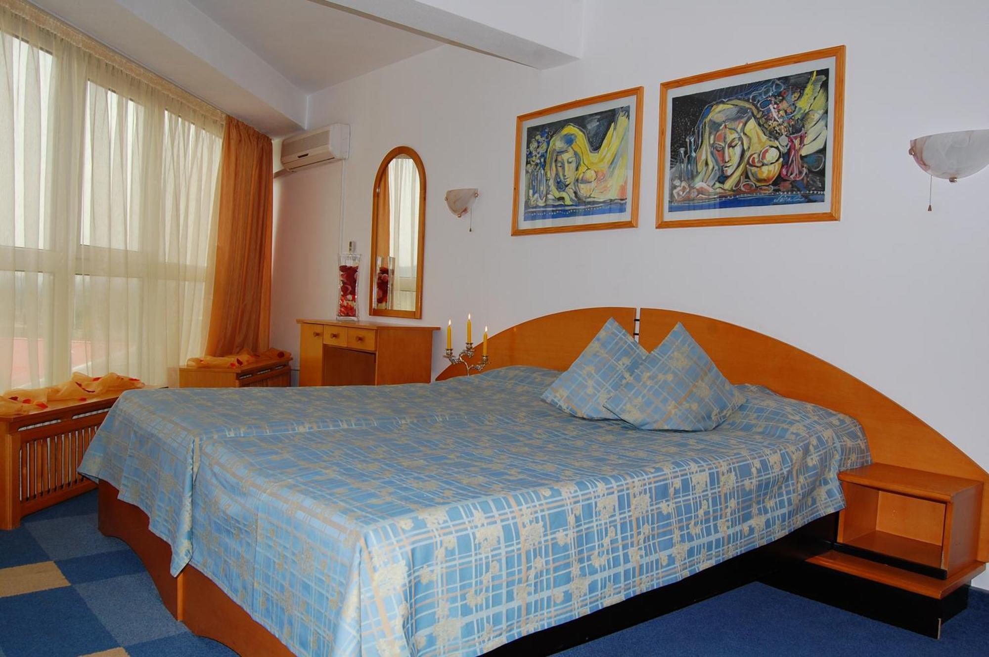 Hotel Star Питещ Екстериор снимка