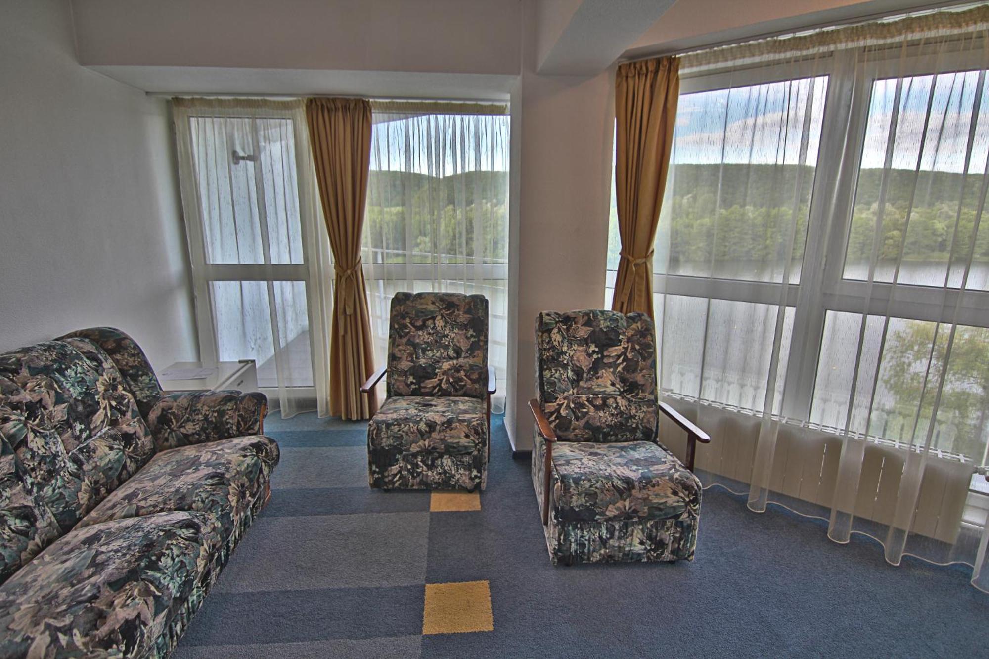 Hotel Star Питещ Екстериор снимка
