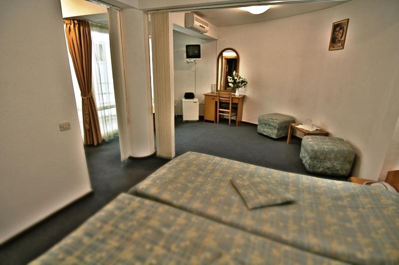 Hotel Star Питещ Стая снимка