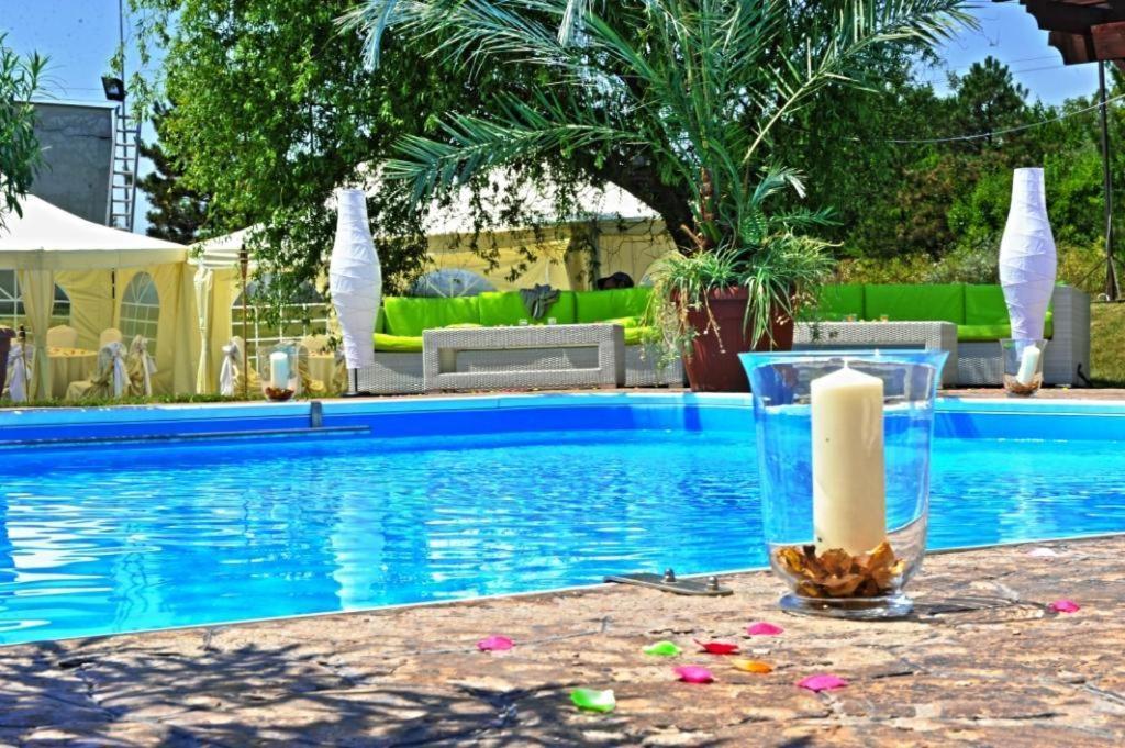 Hotel Star Питещ Екстериор снимка